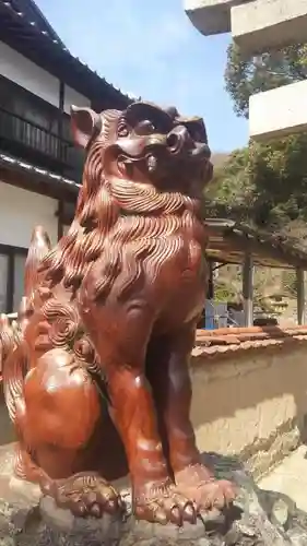 天津神社の狛犬