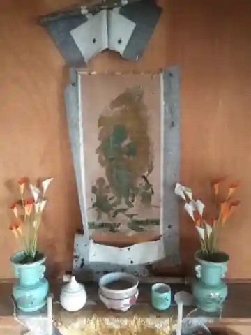 下市磨崖仏の本殿・本堂