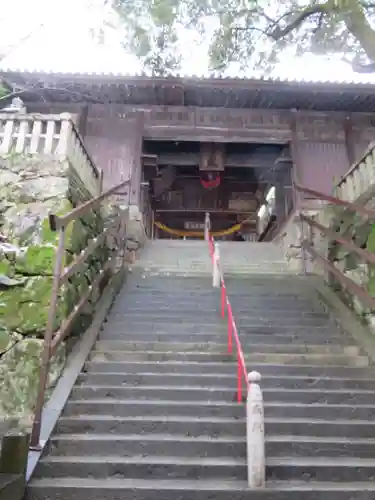 吉備津神社の山門