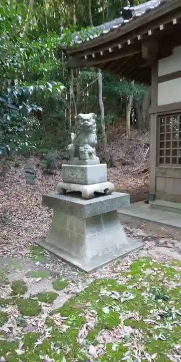 尾津神社の狛犬