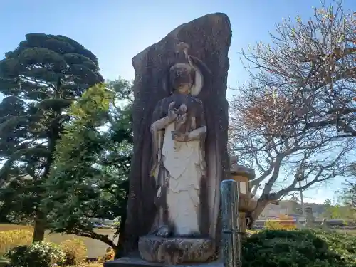 瀧泉寺の{uncategorized: "未分類", other: "その他", undefined: "問題あり", building: "その他建物", grave: "お墓", sacred_gate: "鳥居", guardian: "狛犬", statue: "像", buddha: "仏像", history: "歴史", nature: "自然", garden: "庭園", animal: "動物", pagoda: "塔", temizu: "手水舎", mountain_gate: "山門・神門", sanctuary: "本殿・本堂", subordinate: "末社・摂社", art: "芸術", scenery: "景色", jizo: "地蔵", ema: "絵馬", goshuin: "御朱印", omikuji: "おみくじ", items: "授与品その他", amulet: "お守り", goshuincho: "御朱印帳", eats: "食事", festival: "お祭り", votive_dance: "神楽", shichigosan: "七五三参", wedding: "結婚式", experience: "体験その他", initially: "初詣", around: "周辺", anti_infection: "感染症対策"}