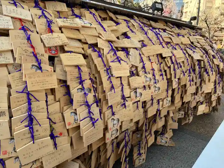 湯島天満宮の{uncategorized: "未分類", other: "その他", undefined: "問題あり", building: "その他建物", grave: "お墓", sacred_gate: "鳥居", guardian: "狛犬", statue: "像", buddha: "仏像", history: "歴史", nature: "自然", garden: "庭園", animal: "動物", pagoda: "塔", temizu: "手水舎", mountain_gate: "山門・神門", sanctuary: "本殿・本堂", subordinate: "末社・摂社", art: "芸術", scenery: "景色", jizo: "地蔵", ema: "絵馬", goshuin: "御朱印", omikuji: "おみくじ", items: "授与品その他", amulet: "お守り", goshuincho: "御朱印帳", eats: "食事", festival: "お祭り", votive_dance: "神楽", shichigosan: "七五三参", wedding: "結婚式", experience: "体験その他", initially: "初詣", around: "周辺", anti_infection: "感染症対策"}