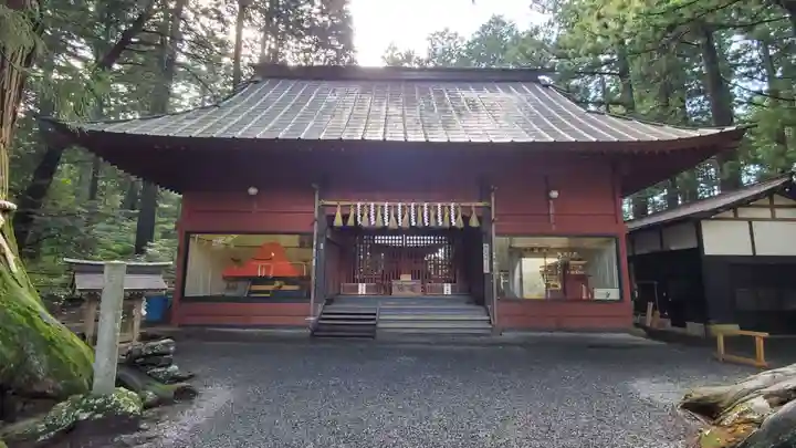北口本宮冨士浅間神社の末社・摂社