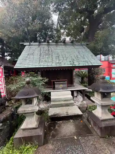 大島稲荷神社の{uncategorized: "未分類", other: "その他", undefined: "問題あり", building: "その他建物", grave: "お墓", sacred_gate: "鳥居", guardian: "狛犬", statue: "像", buddha: "仏像", history: "歴史", nature: "自然", garden: "庭園", animal: "動物", pagoda: "塔", temizu: "手水舎", mountain_gate: "山門・神門", sanctuary: "本殿・本堂", subordinate: "末社・摂社", art: "芸術", scenery: "景色", jizo: "地蔵", ema: "絵馬", goshuin: "御朱印", omikuji: "おみくじ", items: "授与品その他", amulet: "お守り", goshuincho: "御朱印帳", eats: "食事", festival: "お祭り", votive_dance: "神楽", shichigosan: "七五三参", wedding: "結婚式", experience: "体験その他", initially: "初詣", around: "周辺", anti_infection: "感染症対策"}