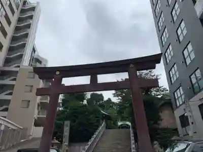 白金氷川神社の鳥居
