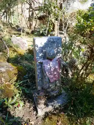 秩父札所三十二番　法性寺の地蔵