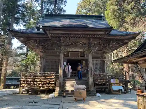 中尊寺 弁慶堂の{uncategorized: "未分類", other: "その他", undefined: "問題あり", building: "その他建物", grave: "お墓", sacred_gate: "鳥居", guardian: "狛犬", statue: "像", buddha: "仏像", history: "歴史", nature: "自然", garden: "庭園", animal: "動物", pagoda: "塔", temizu: "手水舎", mountain_gate: "山門・神門", sanctuary: "本殿・本堂", subordinate: "末社・摂社", art: "芸術", scenery: "景色", jizo: "地蔵", ema: "絵馬", goshuin: "御朱印", omikuji: "おみくじ", items: "授与品その他", amulet: "お守り", goshuincho: "御朱印帳", eats: "食事", festival: "お祭り", votive_dance: "神楽", shichigosan: "七五三参", wedding: "結婚式", experience: "体験その他", initially: "初詣", around: "周辺", anti_infection: "感染症対策"}