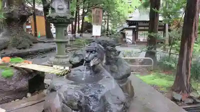 諏訪大社下社秋宮の手水舎