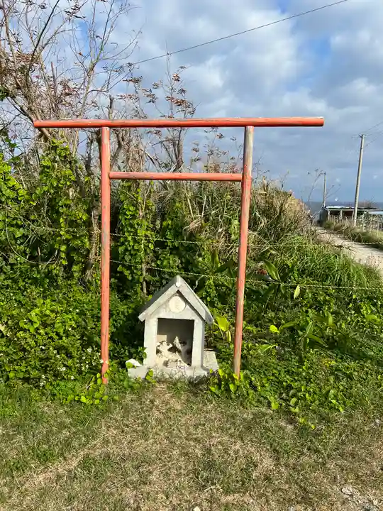 ハート岩恋守神社(沖縄県)