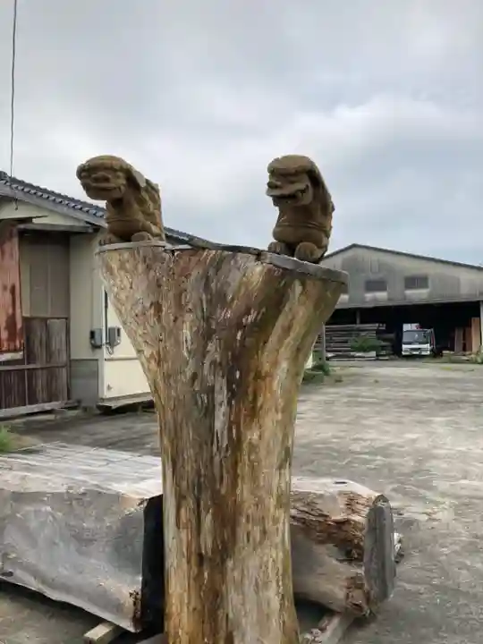 壁島 龍権社 夫婦岩の狛犬