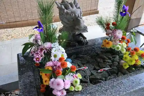 滑川神社 - 仕事と子どもの守り神の手水