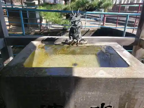 八大白龍大神の手水舎