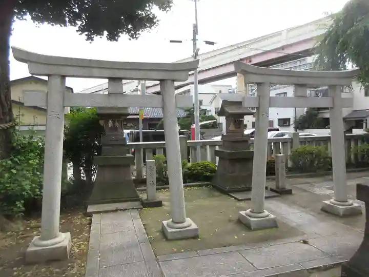 綾瀬神社の鳥居