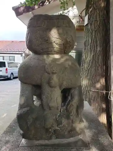 穏田神社の狛犬