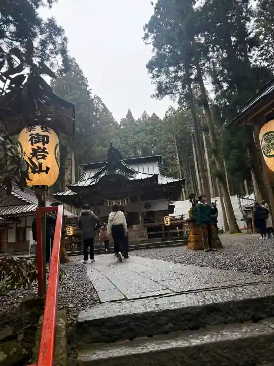 御岩神社の{uncategorized: "未分類", other: "その他", undefined: "問題あり", building: "その他建物", grave: "お墓", sacred_gate: "鳥居", guardian: "狛犬", statue: "像", buddha: "仏像", history: "歴史", nature: "自然", garden: "庭園", animal: "動物", pagoda: "塔", temizu: "手水舎", mountain_gate: "山門・神門", sanctuary: "本殿・本堂", subordinate: "末社・摂社", art: "芸術", scenery: "景色", jizo: "地蔵", ema: "絵馬", goshuin: "御朱印", omikuji: "おみくじ", items: "授与品その他", amulet: "お守り", goshuincho: "御朱印帳", eats: "食事", festival: "お祭り", votive_dance: "神楽", shichigosan: "七五三参", wedding: "結婚式", experience: "体験その他", initially: "初詣", around: "周辺", anti_infection: "感染症対策"}