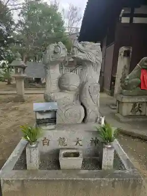 春日若宮神社の{uncategorized: "未分類", other: "その他", undefined: "問題あり", building: "その他建物", grave: "お墓", sacred_gate: "鳥居", guardian: "狛犬", statue: "像", buddha: "仏像", history: "歴史", nature: "自然", garden: "庭園", animal: "動物", pagoda: "塔", temizu: "手水舎", mountain_gate: "山門・神門", sanctuary: "本殿・本堂", subordinate: "末社・摂社", art: "芸術", scenery: "景色", jizo: "地蔵", ema: "絵馬", goshuin: "御朱印", omikuji: "おみくじ", items: "授与品その他", amulet: "お守り", goshuincho: "御朱印帳", eats: "食事", festival: "お祭り", votive_dance: "神楽", shichigosan: "七五三参", wedding: "結婚式", experience: "体験その他", initially: "初詣", around: "周辺", anti_infection: "感染症対策"}