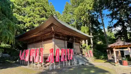 石行寺の本殿