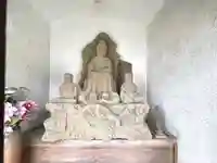 西の地蔵堂の仏像