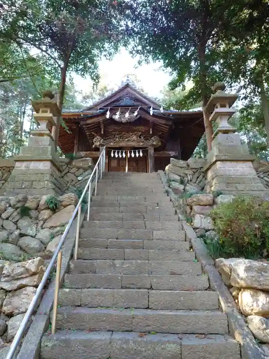 鎌形八幡神社の{uncategorized: "未分類", other: "その他", undefined: "問題あり", building: "その他建物", grave: "お墓", sacred_gate: "鳥居", guardian: "狛犬", statue: "像", buddha: "仏像", history: "歴史", nature: "自然", garden: "庭園", animal: "動物", pagoda: "塔", temizu: "手水舎", mountain_gate: "山門・神門", sanctuary: "本殿・本堂", subordinate: "末社・摂社", art: "芸術", scenery: "景色", jizo: "地蔵", ema: "絵馬", goshuin: "御朱印", omikuji: "おみくじ", items: "授与品その他", amulet: "お守り", goshuincho: "御朱印帳", eats: "食事", festival: "お祭り", votive_dance: "神楽", shichigosan: "七五三参", wedding: "結婚式", experience: "体験その他", initially: "初詣", around: "周辺", anti_infection: "感染症対策"}