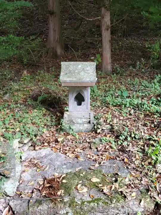安智羅神社(松尾古城跡)の末社・摂社