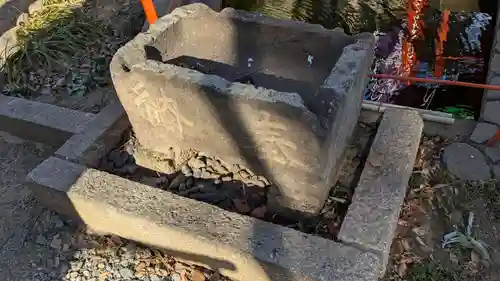 花の尾曳弁財天（尾曳稲荷神社）の手水舎