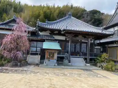 潮音寺の{uncategorized: "未分類", other: "その他", undefined: "問題あり", building: "その他建物", grave: "お墓", sacred_gate: "鳥居", guardian: "狛犬", statue: "像", buddha: "仏像", history: "歴史", nature: "自然", garden: "庭園", animal: "動物", pagoda: "塔", temizu: "手水舎", mountain_gate: "山門・神門", sanctuary: "本殿・本堂", subordinate: "末社・摂社", art: "芸術", scenery: "景色", jizo: "地蔵", ema: "絵馬", goshuin: "御朱印", omikuji: "おみくじ", items: "授与品その他", amulet: "お守り", goshuincho: "御朱印帳", eats: "食事", festival: "お祭り", votive_dance: "神楽", shichigosan: "七五三参", wedding: "結婚式", experience: "体験その他", initially: "初詣", around: "周辺", anti_infection: "感染症対策"}