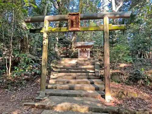 事任八幡宮の鳥居