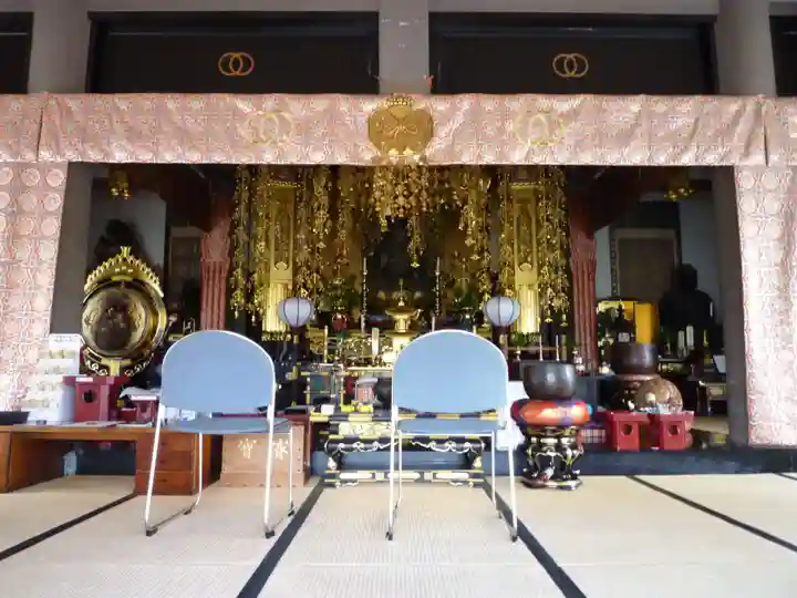 弥勒寺の本殿・本堂