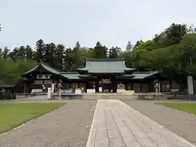 茨城縣護國神社の{uncategorized: "未分類", other: "その他", undefined: "問題あり", building: "その他建物", grave: "お墓", sacred_gate: "鳥居", guardian: "狛犬", statue: "像", buddha: "仏像", history: "歴史", nature: "自然", garden: "庭園", animal: "動物", pagoda: "塔", temizu: "手水舎", mountain_gate: "山門・神門", sanctuary: "本殿・本堂", subordinate: "末社・摂社", art: "芸術", scenery: "景色", jizo: "地蔵", ema: "絵馬", goshuin: "御朱印", omikuji: "おみくじ", items: "授与品その他", amulet: "お守り", goshuincho: "御朱印帳", eats: "食事", festival: "お祭り", votive_dance: "神楽", shichigosan: "七五三参", wedding: "結婚式", experience: "体験その他", initially: "初詣", around: "周辺", anti_infection: "感染症対策"}