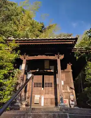 誕生堂の本殿・本堂