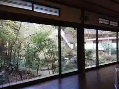 覚林房の庭園