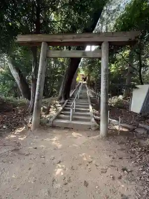 松尾神社の{uncategorized: "未分類", other: "その他", undefined: "問題あり", building: "その他建物", grave: "お墓", sacred_gate: "鳥居", guardian: "狛犬", statue: "像", buddha: "仏像", history: "歴史", nature: "自然", garden: "庭園", animal: "動物", pagoda: "塔", temizu: "手水舎", mountain_gate: "山門・神門", sanctuary: "本殿・本堂", subordinate: "末社・摂社", art: "芸術", scenery: "景色", jizo: "地蔵", ema: "絵馬", goshuin: "御朱印", omikuji: "おみくじ", items: "授与品その他", amulet: "お守り", goshuincho: "御朱印帳", eats: "食事", festival: "お祭り", votive_dance: "神楽", shichigosan: "七五三参", wedding: "結婚式", experience: "体験その他", initially: "初詣", around: "周辺", anti_infection: "感染症対策"}