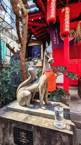 装束稲荷神社（王子稲荷神社境外摂社）の狛犬