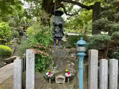 大楽院の{uncategorized: "未分類", other: "その他", undefined: "問題あり", building: "その他建物", grave: "お墓", sacred_gate: "鳥居", guardian: "狛犬", statue: "像", buddha: "仏像", history: "歴史", nature: "自然", garden: "庭園", animal: "動物", pagoda: "塔", temizu: "手水舎", mountain_gate: "山門・神門", sanctuary: "本殿・本堂", subordinate: "末社・摂社", art: "芸術", scenery: "景色", jizo: "地蔵", ema: "絵馬", goshuin: "御朱印", omikuji: "おみくじ", items: "授与品その他", amulet: "お守り", goshuincho: "御朱印帳", eats: "食事", festival: "お祭り", votive_dance: "神楽", shichigosan: "七五三参", wedding: "結婚式", experience: "体験その他", initially: "初詣", around: "周辺", anti_infection: "感染症対策"}