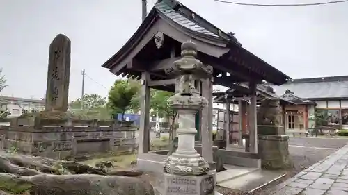 多田野本神社の手水