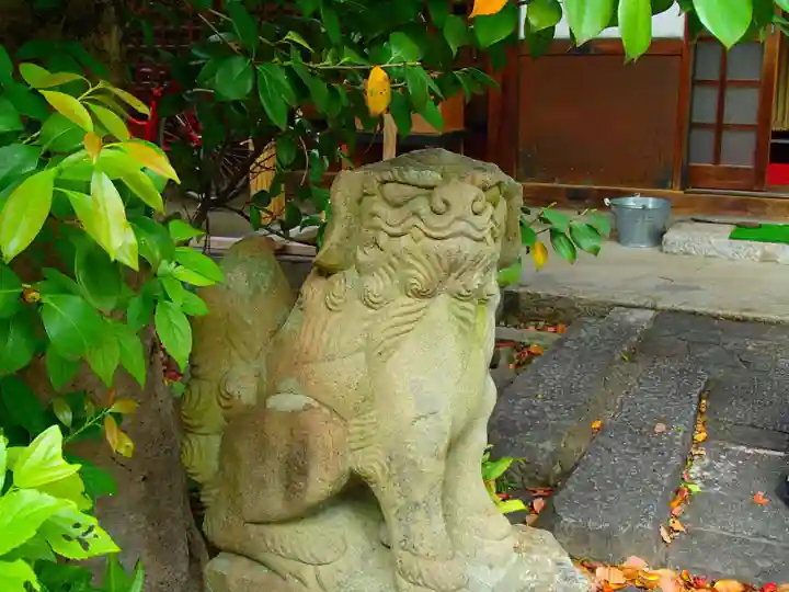 溝旗神社(肇國神社)の狛犬