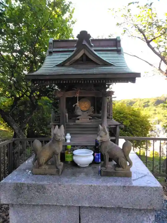 上郷町稲荷神社(横浜霊園内)(神奈川県)