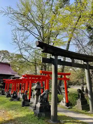 与次郎稲荷神社の鳥居