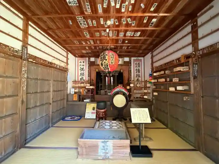 龍潭寺の{uncategorized: "未分類", other: "その他", undefined: "問題あり", building: "その他建物", grave: "お墓", sacred_gate: "鳥居", guardian: "狛犬", statue: "像", buddha: "仏像", history: "歴史", nature: "自然", garden: "庭園", animal: "動物", pagoda: "塔", temizu: "手水舎", mountain_gate: "山門・神門", sanctuary: "本殿・本堂", subordinate: "末社・摂社", art: "芸術", scenery: "景色", jizo: "地蔵", ema: "絵馬", goshuin: "御朱印", omikuji: "おみくじ", items: "授与品その他", amulet: "お守り", goshuincho: "御朱印帳", eats: "食事", festival: "お祭り", votive_dance: "神楽", shichigosan: "七五三参", wedding: "結婚式", experience: "体験その他", initially: "初詣", around: "周辺", anti_infection: "感染症対策"}