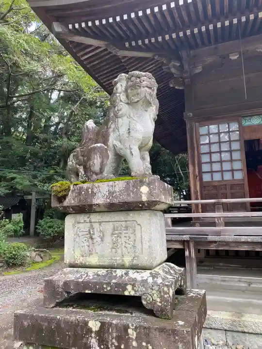 砥鹿神社(里宮)の狛犬