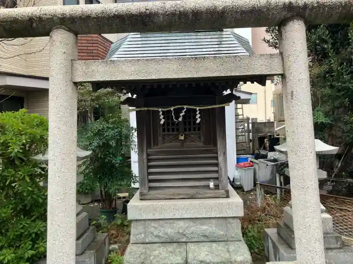 神社の{uncategorized: "未分類", other: "その他", undefined: "問題あり", building: "その他建物", grave: "お墓", sacred_gate: "鳥居", guardian: "狛犬", statue: "像", buddha: "仏像", history: "歴史", nature: "自然", garden: "庭園", animal: "動物", pagoda: "塔", temizu: "手水舎", mountain_gate: "山門・神門", sanctuary: "本殿・本堂", subordinate: "末社・摂社", art: "芸術", scenery: "景色", jizo: "地蔵", ema: "絵馬", goshuin: "御朱印", omikuji: "おみくじ", items: "授与品その他", amulet: "お守り", goshuincho: "御朱印帳", eats: "食事", festival: "お祭り", votive_dance: "神楽", shichigosan: "七五三参", wedding: "結婚式", experience: "体験その他", initially: "初詣", around: "周辺", anti_infection: "感染症対策"}
