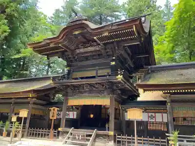 諏訪大社下社秋宮の本殿・本堂