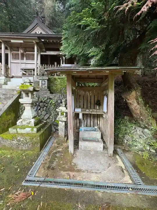 春日神社の{uncategorized: "未分類", other: "その他", undefined: "問題あり", building: "その他建物", grave: "お墓", sacred_gate: "鳥居", guardian: "狛犬", statue: "像", buddha: "仏像", history: "歴史", nature: "自然", garden: "庭園", animal: "動物", pagoda: "塔", temizu: "手水舎", mountain_gate: "山門・神門", sanctuary: "本殿・本堂", subordinate: "末社・摂社", art: "芸術", scenery: "景色", jizo: "地蔵", ema: "絵馬", goshuin: "御朱印", omikuji: "おみくじ", items: "授与品その他", amulet: "お守り", goshuincho: "御朱印帳", eats: "食事", festival: "お祭り", votive_dance: "神楽", shichigosan: "七五三参", wedding: "結婚式", experience: "体験その他", initially: "初詣", around: "周辺", anti_infection: "感染症対策"}