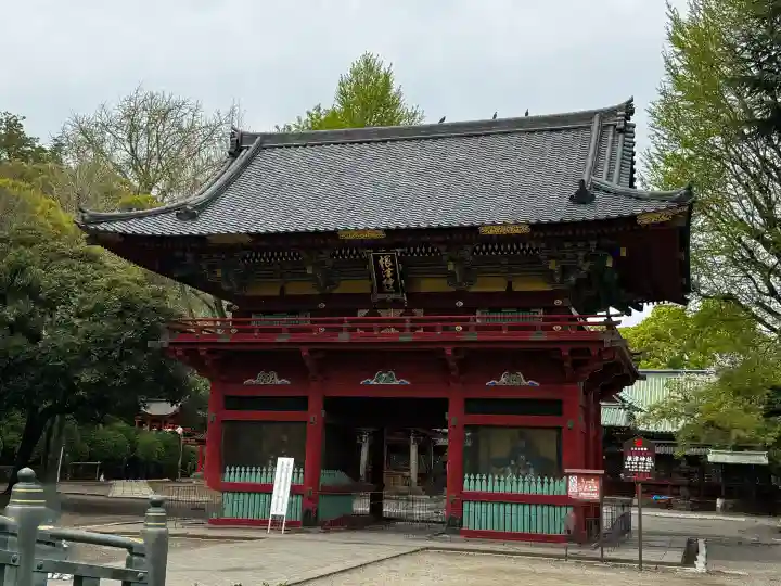 根津神社の{uncategorized: "未分類", other: "その他", undefined: "問題あり", building: "その他建物", grave: "お墓", sacred_gate: "鳥居", guardian: "狛犬", statue: "像", buddha: "仏像", history: "歴史", nature: "自然", garden: "庭園", animal: "動物", pagoda: "塔", temizu: "手水舎", mountain_gate: "山門・神門", sanctuary: "本殿・本堂", subordinate: "末社・摂社", art: "芸術", scenery: "景色", jizo: "地蔵", ema: "絵馬", goshuin: "御朱印", omikuji: "おみくじ", items: "授与品その他", amulet: "お守り", goshuincho: "御朱印帳", eats: "食事", festival: "お祭り", votive_dance: "神楽", shichigosan: "七五三参", wedding: "結婚式", experience: "体験その他", initially: "初詣", around: "周辺", anti_infection: "感染症対策"}