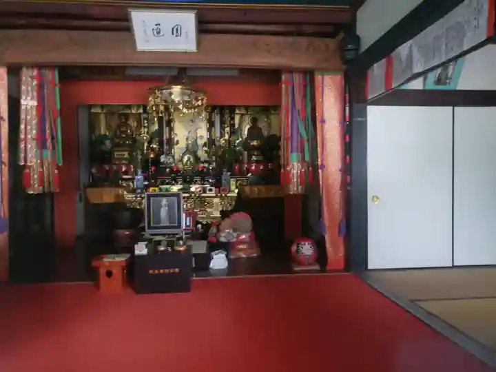 西圓寺の本殿・本堂