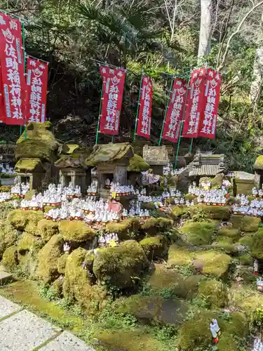 佐助稲荷神社の末社・摂社