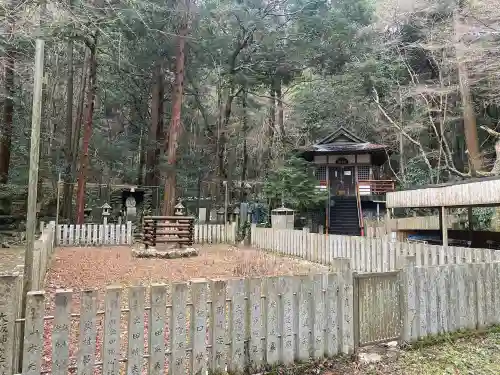 大本山七宝瀧寺の{uncategorized: "未分類", other: "その他", undefined: "問題あり", building: "その他建物", grave: "お墓", sacred_gate: "鳥居", guardian: "狛犬", statue: "像", buddha: "仏像", history: "歴史", nature: "自然", garden: "庭園", animal: "動物", pagoda: "塔", temizu: "手水舎", mountain_gate: "山門・神門", sanctuary: "本殿・本堂", subordinate: "末社・摂社", art: "芸術", scenery: "景色", jizo: "地蔵", ema: "絵馬", goshuin: "御朱印", omikuji: "おみくじ", items: "授与品その他", amulet: "お守り", goshuincho: "御朱印帳", eats: "食事", festival: "お祭り", votive_dance: "神楽", shichigosan: "七五三参", wedding: "結婚式", experience: "体験その他", initially: "初詣", around: "周辺", anti_infection: "感染症対策"}