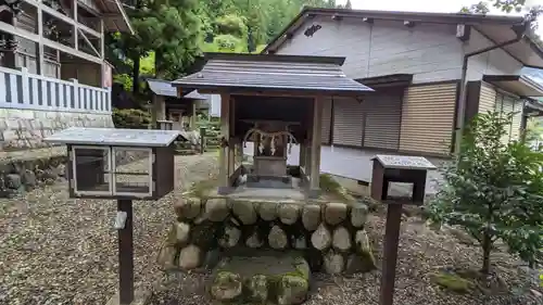 神明神社の末社