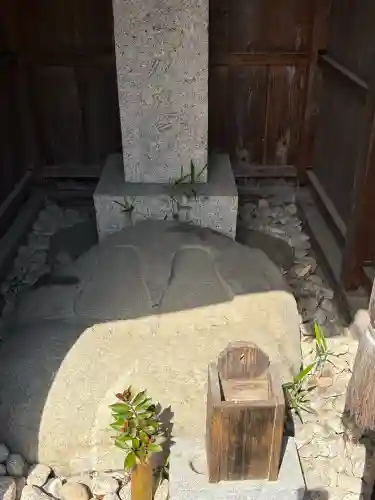 大池寺の{uncategorized: "未分類", other: "その他", undefined: "問題あり", building: "その他建物", grave: "お墓", sacred_gate: "鳥居", guardian: "狛犬", statue: "像", buddha: "仏像", history: "歴史", nature: "自然", garden: "庭園", animal: "動物", pagoda: "塔", temizu: "手水舎", mountain_gate: "山門・神門", sanctuary: "本殿・本堂", subordinate: "末社・摂社", art: "芸術", scenery: "景色", jizo: "地蔵", ema: "絵馬", goshuin: "御朱印", omikuji: "おみくじ", items: "授与品その他", amulet: "お守り", goshuincho: "御朱印帳", eats: "食事", festival: "お祭り", votive_dance: "神楽", shichigosan: "七五三参", wedding: "結婚式", experience: "体験その他", initially: "初詣", around: "周辺", anti_infection: "感染症対策"}
