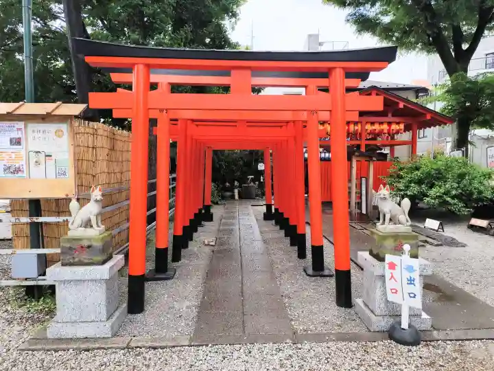 蛇窪神社の{uncategorized: "未分類", other: "その他", undefined: "問題あり", building: "その他建物", grave: "お墓", sacred_gate: "鳥居", guardian: "狛犬", statue: "像", buddha: "仏像", history: "歴史", nature: "自然", garden: "庭園", animal: "動物", pagoda: "塔", temizu: "手水舎", mountain_gate: "山門・神門", sanctuary: "本殿・本堂", subordinate: "末社・摂社", art: "芸術", scenery: "景色", jizo: "地蔵", ema: "絵馬", goshuin: "御朱印", omikuji: "おみくじ", items: "授与品その他", amulet: "お守り", goshuincho: "御朱印帳", eats: "食事", festival: "お祭り", votive_dance: "神楽", shichigosan: "七五三参", wedding: "結婚式", experience: "体験その他", initially: "初詣", around: "周辺", anti_infection: "感染症対策"}